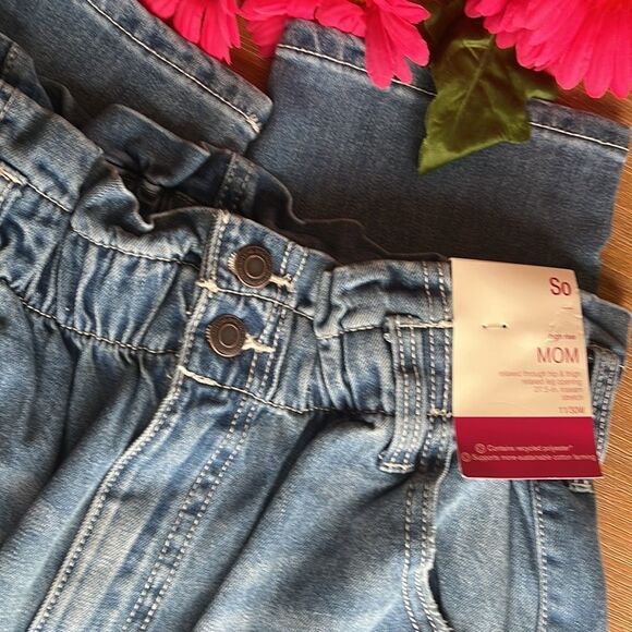 JUNIORS' High-Rise Paper Bag Mom Jeans 11/30W - Picture 12 of 12